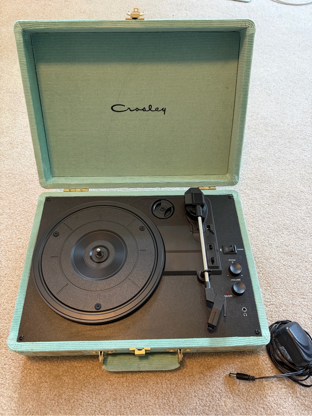 Crosley x Urban Outfitters Corduroy
Record Player - Mint Green / Seafoam